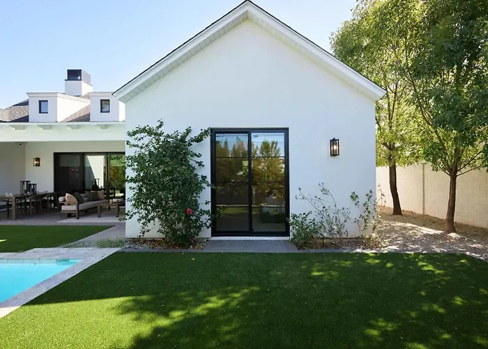 Dune - Sparkling Pool - Mins To Old Town Holiday home *