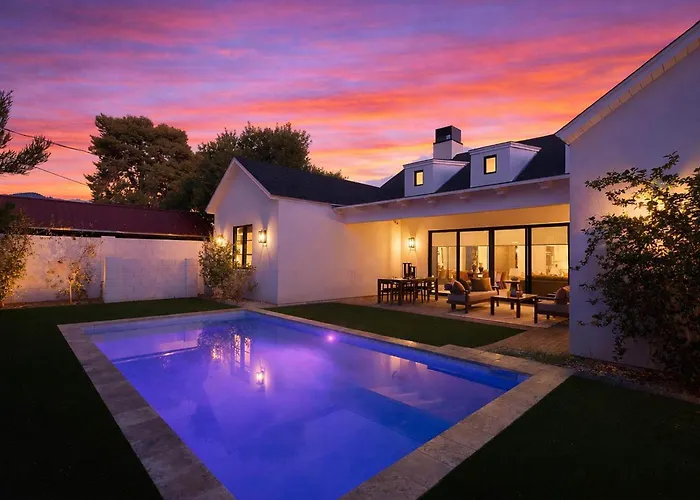 Holiday home Dune - Sparkling Pool - Mins To Old Town *